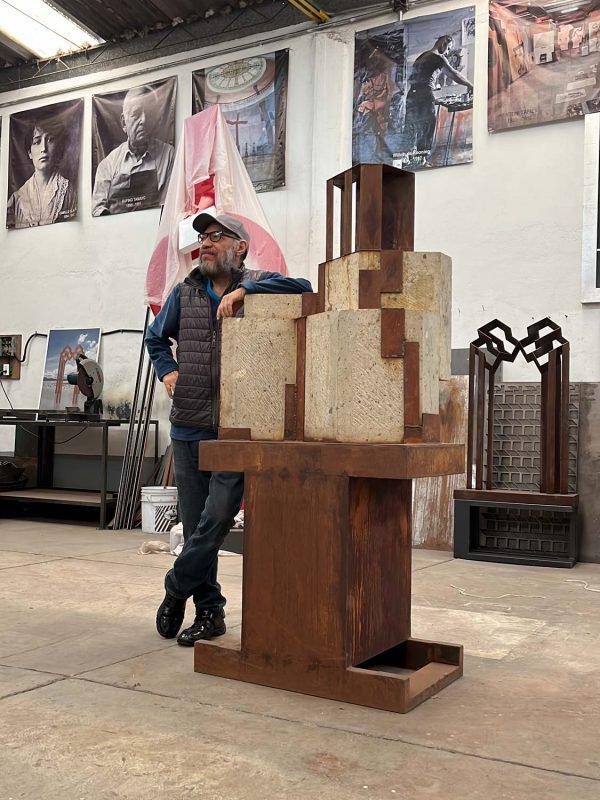 El Taller, escultura en piedra - Carlos Agustín Escultor